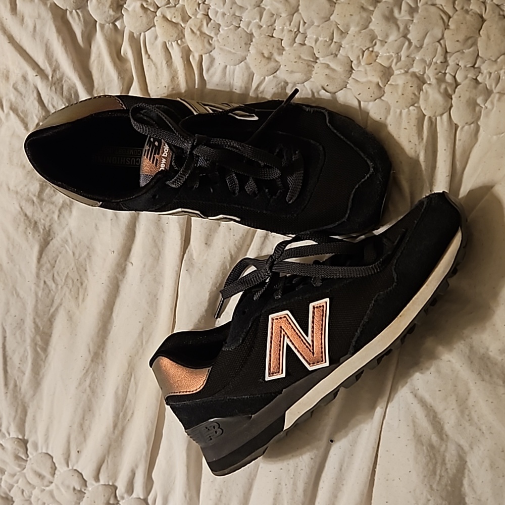 New Balance Retro Style Sneakers